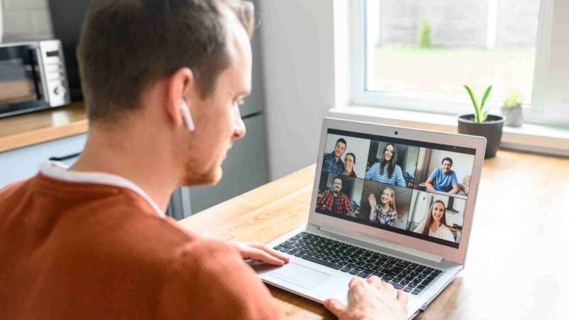 A franchisee doing a discovery video call with a team of franchisor